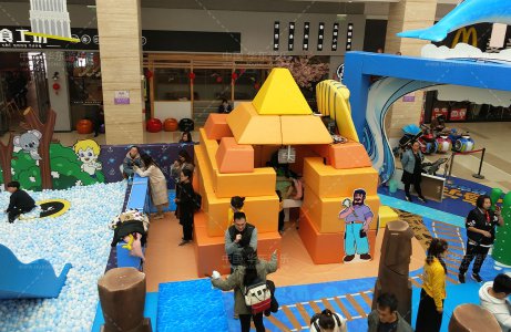 青岛市新业广场海尔兄弟商城